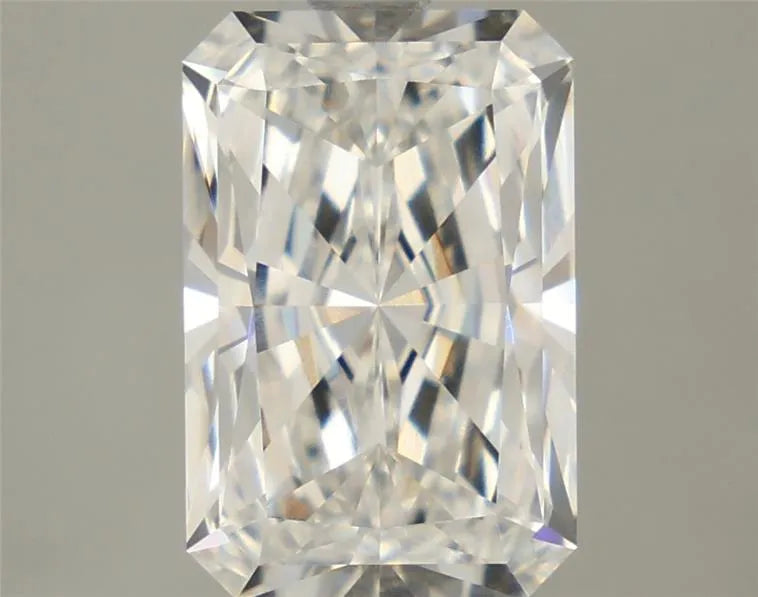 2.82ct Radiant Lab Grown Diamond (Colour E, Clarity VVS2, Cut EX, IGI Certified)